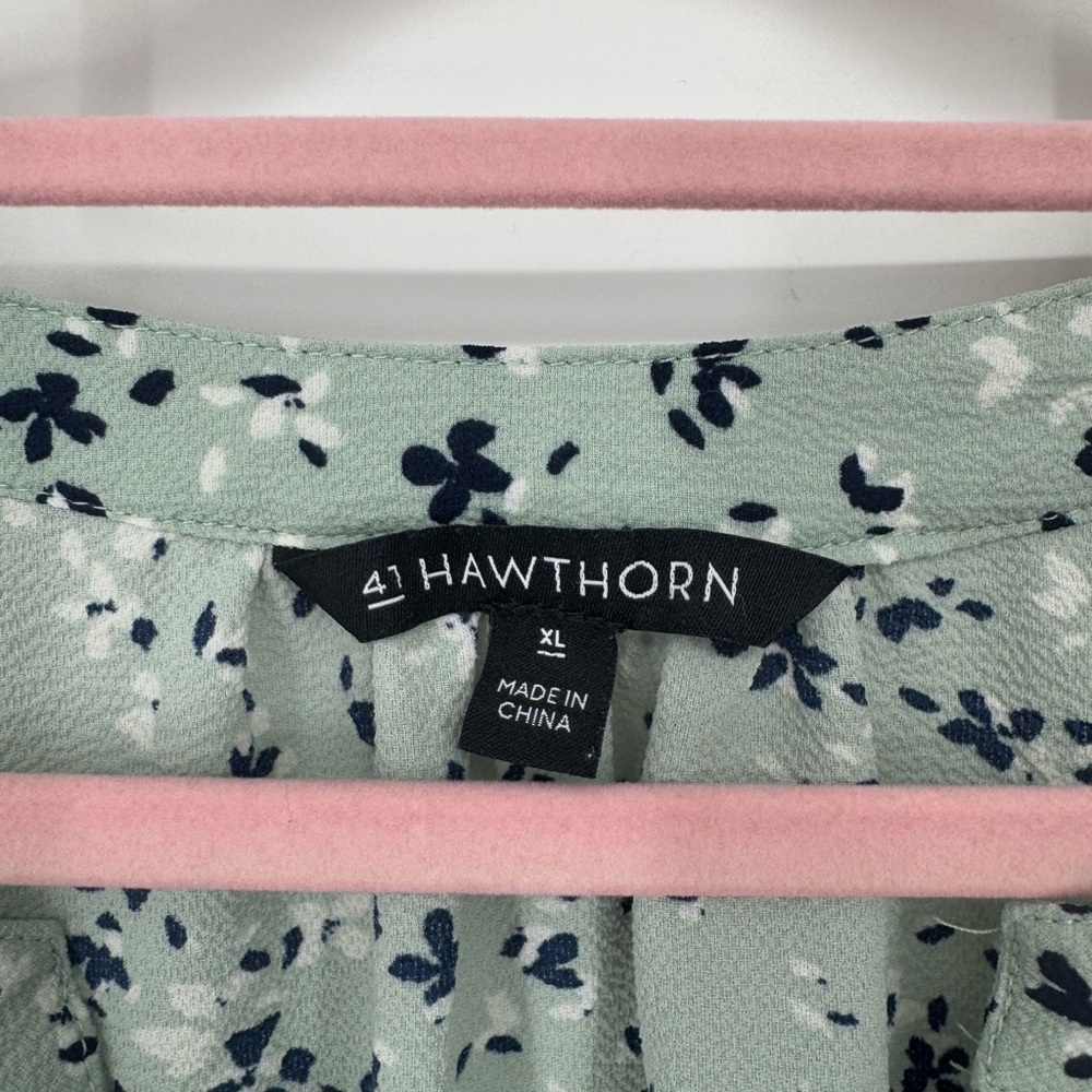 41 Hawthorn Women's Mint Green Floral Split V-Neck Cap Sleeve Blouse Size XL - Picture 4 of 5